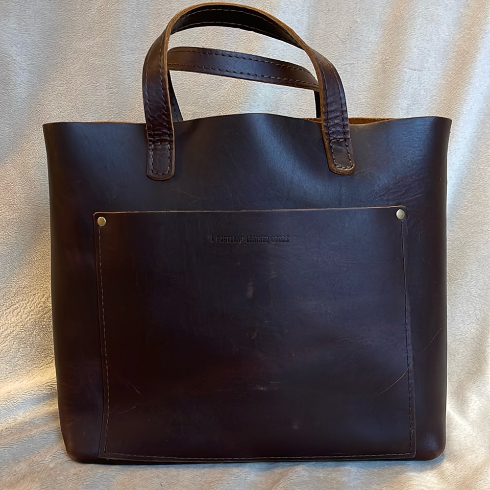 Portland Leather Classic Medium Crossbody - Grizzly